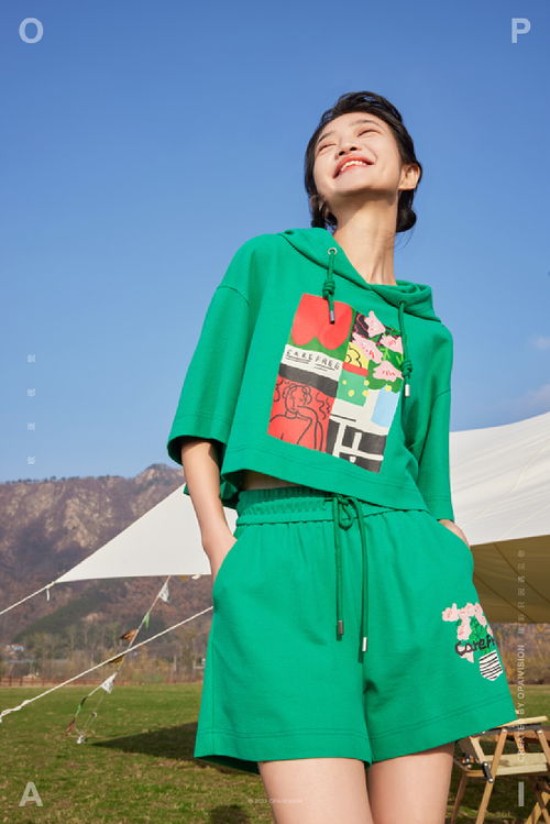 多彩自在 露營(yíng)風(fēng)服裝攝影的獨(dú)特魅力